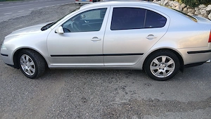 Vând Skoda Octavia 2, 1.9 TDI - imagine 2
