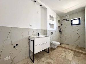 Casă 5 Camere P+1 | Teren 250mp | 2 Locuri Parcare | 125000 E doar luna aceasta - imagine 7