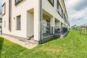 Casă Modernă în Cartier Privat Str Tiparniței–Curte și Parcare Proprie