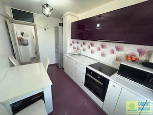 Km 4-5, de vanzare apartament 3 camere, decomandat, gaze - imagine 4