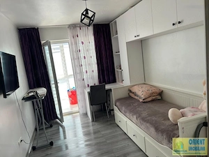 Km 4-5, de vanzare apartament 3 camere, decomandat, gaze - imagine 7