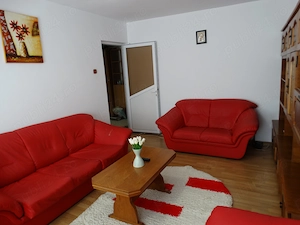 Proprietar vand apartament 2 camere decomandat,etaj 2 4,bloc reabilitat ,zona excelenta, micro 8