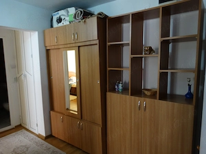 Proprietar vand apartament 2 camere decomandat,etaj 2 4,bloc reabilitat ,zona excelenta, micro 8 - imagine 10