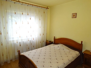 Proprietar vand apartament 2 camere decomandat,etaj 2 4,bloc reabilitat ,zona excelenta, micro 8 - imagine 13