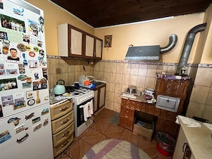 Casă cu două locuințe și teren de 1.439 mp - imagine 9