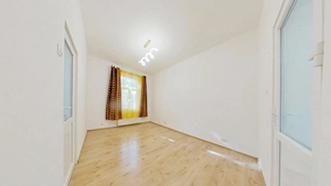 Apartament la curte comună cu 2 camere de vânzare –Zonă Centrală, Arad
