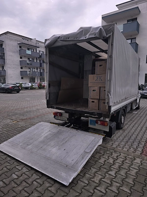 Inchiriez masina cu lift
