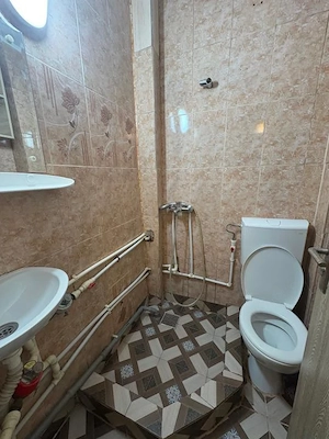 Podu Ros! Garsoniera, parter, bloc apartamente,libera! - imagine 4