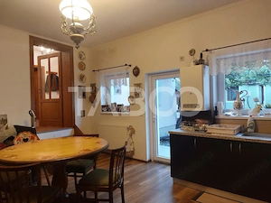 Casa 45 mp 1 dormitor bucatarie baie hol loc parcare in curte Sadu - imagine 2