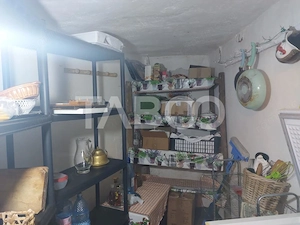Casa 45 mp 1 dormitor bucatarie baie hol loc parcare in curte Sadu - imagine 12