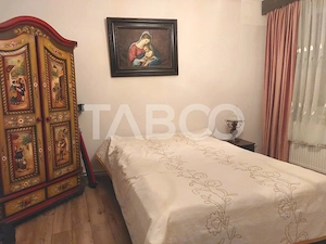 Casa 45 mp 1 dormitor bucatarie baie hol loc parcare in curte Sadu - imagine 7