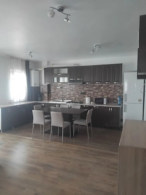 închiriez apartament  - imagine 2