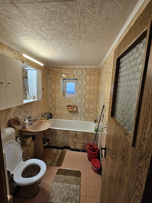 Închiriez apartament 3 camere decomandate, parcare proprie, strada Dunării, cartier Intre Lacuri. - imagine 9