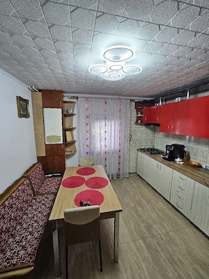 Închiriez apartament 3 camere decomandate, parcare proprie, strada Dunării, cartier Intre Lacuri. - imagine 5