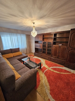 Închiriez apartament 3 camere decomandate, parcare proprie, strada Dunării, cartier Intre Lacuri. - imagine 4