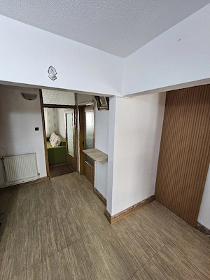 Închiriez apartament 3 camere decomandate, parcare proprie, strada Dunării, cartier Intre Lacuri. - imagine 7