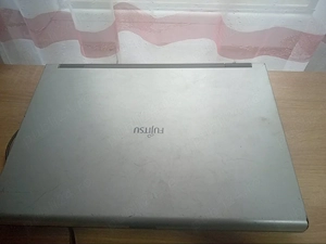 vand leptop Fujitsu exprimo mobile v6555 în stare bună