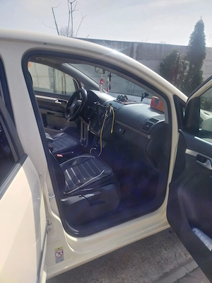 Vw Touran 2014  motor 1.6   cutie manuala  7 locuri  - imagine 5