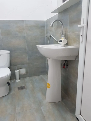 Proprietar - Spatiu Comercial  Birou 36 mp , Piata Malu Rosu Ploiesti ,Curent Trifazat. - imagine 10