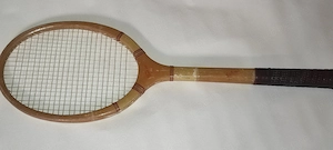 Racheta tenis camp din lemn vintage impecabila TURNIER EXTRA  lungime 69 cm  pret 200 ron