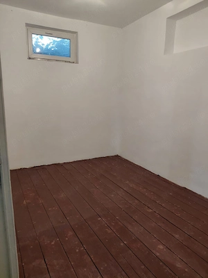 vand casa cu 3 camere situata in centru - imagine 4