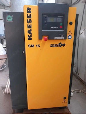 Compresor Kaeser SM 15 cu 400 de ore de funcționare, cilindru de 500 l
