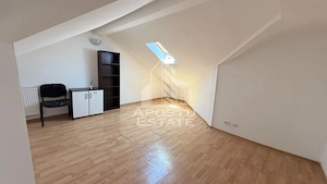 Apartament cu o camera, scara interioara cu acces in pod, zona Sagului - imagine 4