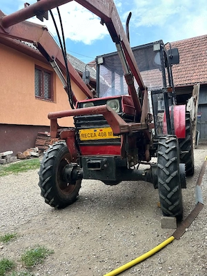 Tractor UTB 453 DTC cu braț și cupă  - imagine 2