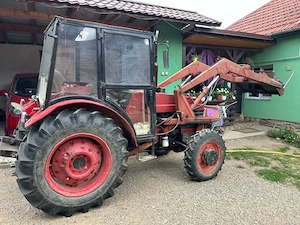 Tractor UTB 453 DTC cu braț și cupă  - imagine 5