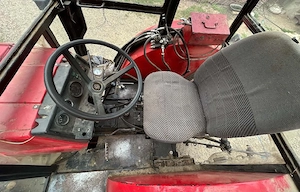 Tractor UTB 453 DTC cu braț și cupă  - imagine 7