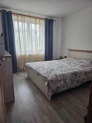 Vand apartament 2 camere zona centrala - imagine 3