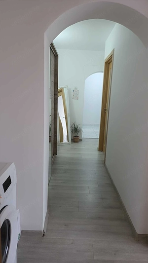 Vand apartament 2 camere zona centrala - imagine 5