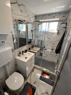 Închiriez apartament 3 camere regim hotelier -Baia Mare- Ultracentral - imagine 5