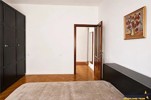 Resedinta luminoasa,farmec autentic,etaj 1, intimitate, acces facil, Piata Unirii.Centrul Istoric - imagine 12