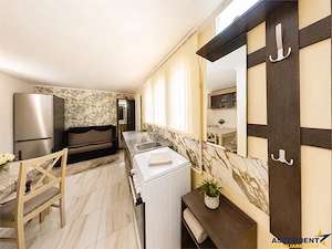 Corp de casa cu 2 imobile, intrari separate, pod si beci generos, Central, Brasov - imagine 5