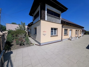 Casă / Vilă cu 3 camere de vânzare - imagine 2