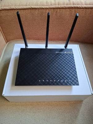 Router wireless Asus RT-AC66U, dual band, AC1750