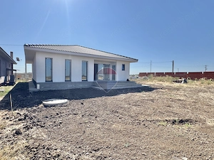 Casă cu 4 camere la alb de vânzare in Livada de Bihor - imagine 9