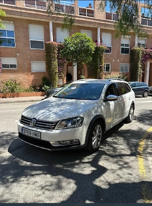 VW Passat AllTrack  - imagine 4