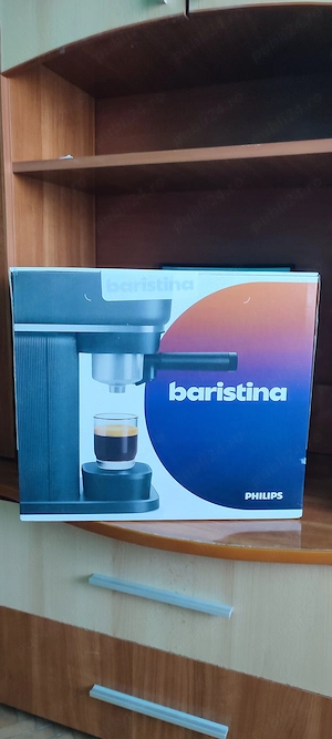 Vând expresor de cafea nou in cutie 