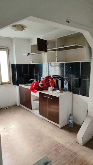 Apartament 2 camere 56 mp Orsova Mehedinti str Portile de Fier 1 central de renovat - imagine 10