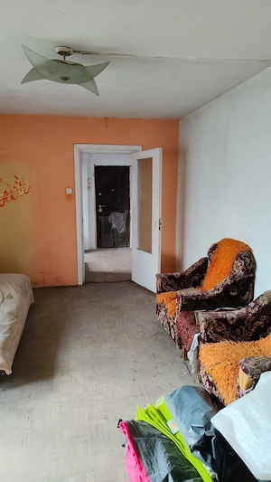 Apartament 2 camere 56 mp Orsova Mehedinti str Portile de Fier 1 central de renovat - imagine 5