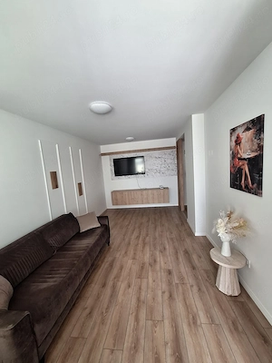 Închierez apartament 2 camere, zona Tomis Nord - imagine 7