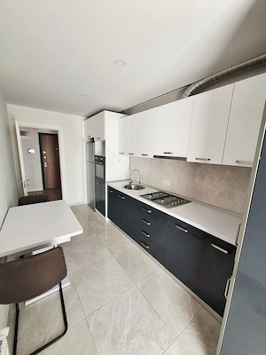 Închierez apartament 2 camere, zona Tomis Nord