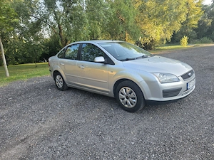 Ford Focus 2007-Berlina -Provenienta Ford RO. 1600.Benz Euro 4.74kw. Nr km 156000. 1850 Euro