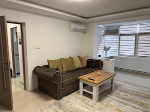 Apartament 2 camere,etaj 1,Zona Rotonda(vis-a-vis de McDonalds) - imagine 3