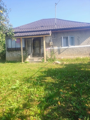 Casa si Teren mare de VANZARE langa Primarie