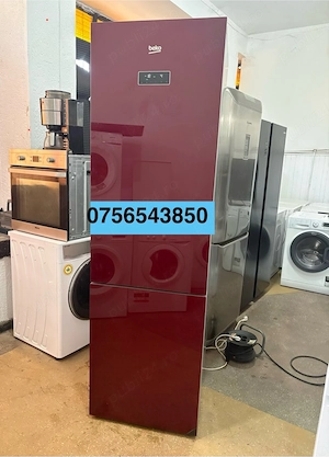 Frigider Beko No Frost usa din sticla 