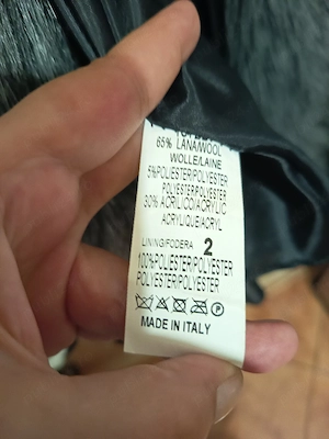 Haină de piele, Haină de lână (damă)