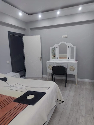 Apartament de închiriat 3 camere 600  - imagine 2